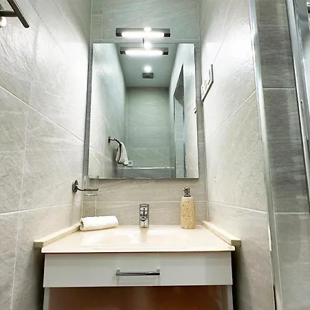 Апартаменты Skol 322 - Completely Renovated Front