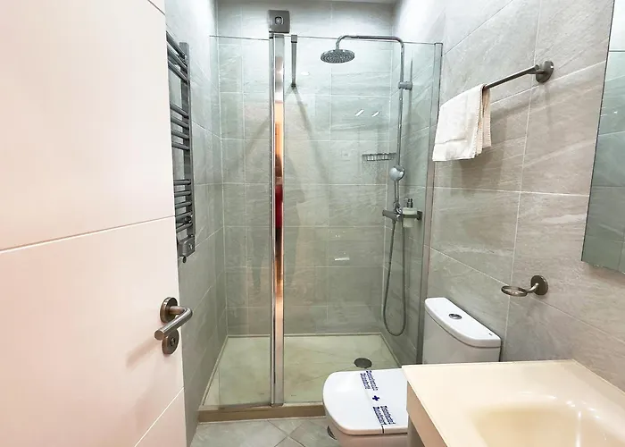 Skol 322 - Completely Renovated Front شقة *